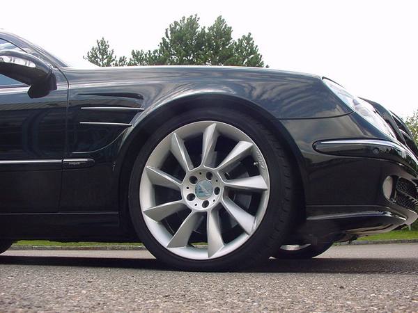 sport_kotfluegel_mercedes-benz_e-klasse_w211522002.jpg