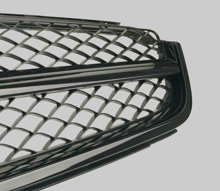 C-Klasse W204  Kühlergrill AMG63 Mopf
