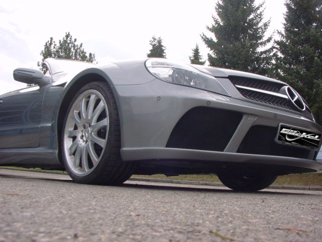 sl-r230_facalift_blackseries-look_77.jpg