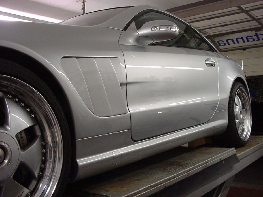 Sport_Kotfluegel_Mercedes-Benz_SL_R230302002.JPG