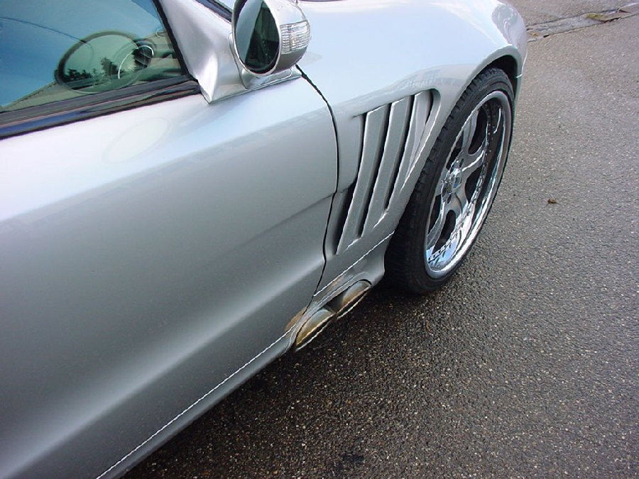 Sport_Kotfluegel_Mercedes-Benz_SL_R230652002.JPG